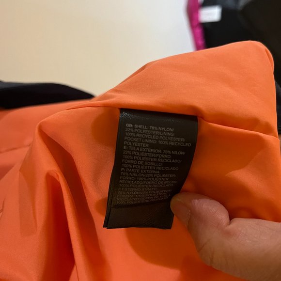 The North face Rain Jacket (M) - Picture 4 of 5